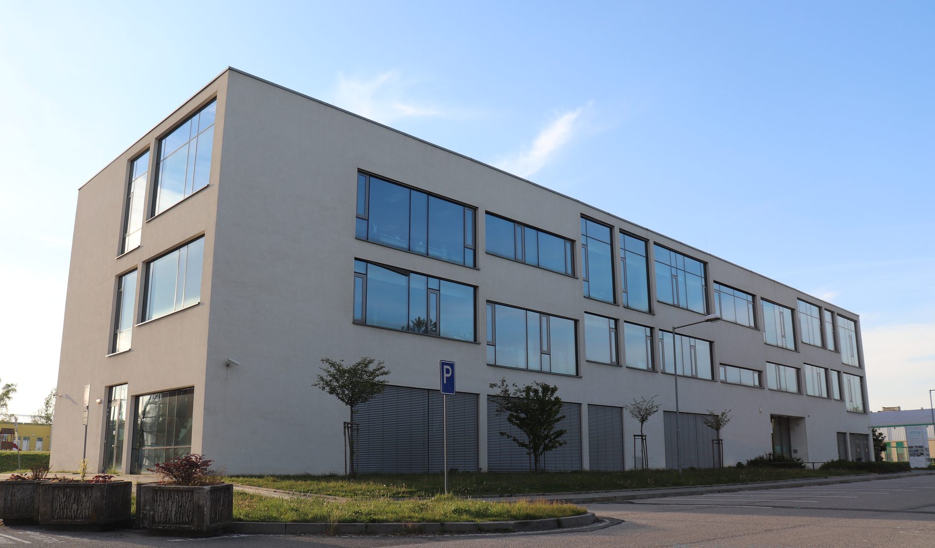 Fakulta IET Ostrava — fasáda a interiér